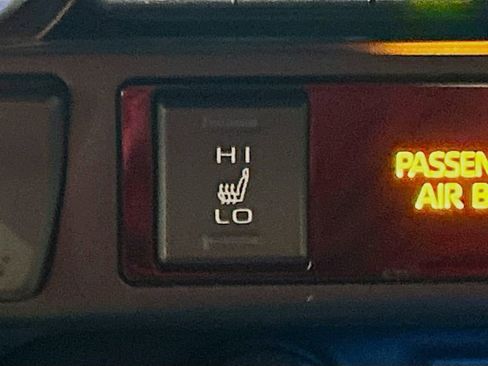 Used 2020 Toyota RAV4 XSE AWD/4WD image 17