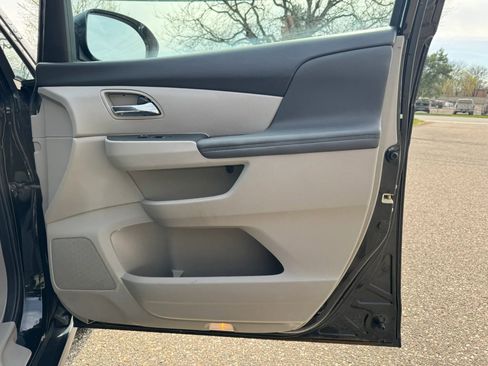 Used 2016 Honda Odyssey SE image 29