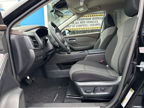 Used 2023 Nissan Rogue SV image 11