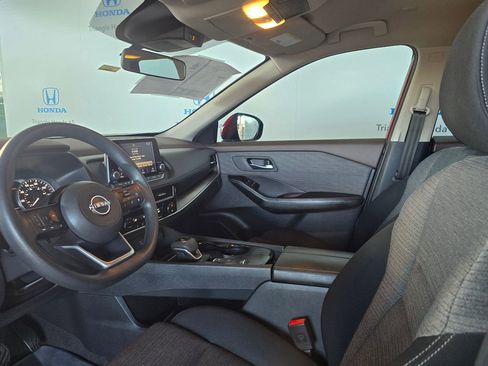 Used 2022 Nissan Rogue SV FWD image 19