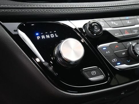 New 2027 Chrysler Pacifica Select FWD image 18