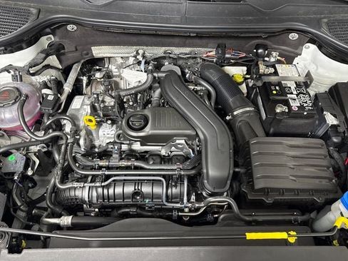 New 2026 Volkswagen Taos SE AWD/4WD image 14