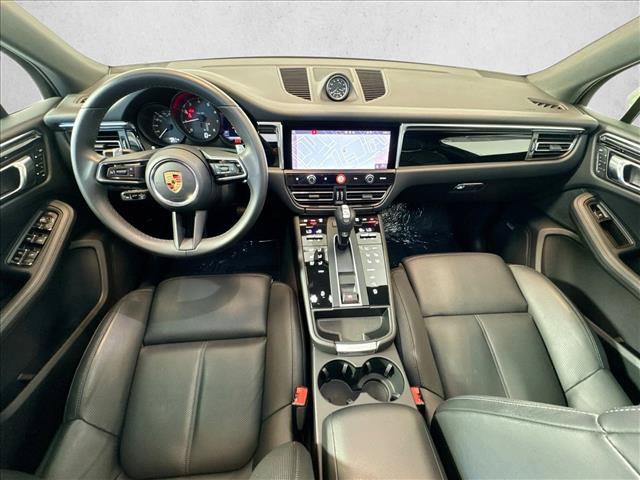 Certified 2026 Porsche Macan AWD/4WD image 21