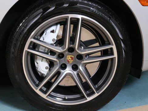 Used 2021 Porsche Macan Turbo AWD/4WD image 2
