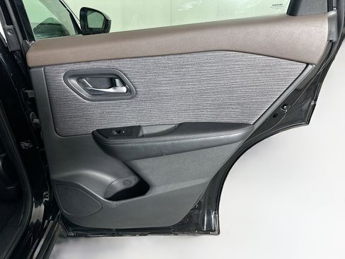 Used 2023 Nissan Rogue SV image 28