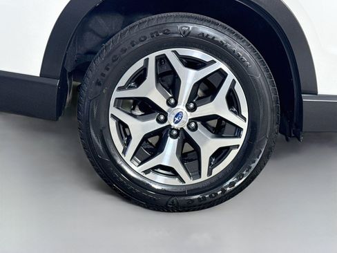 Used 2023 Subaru Forester Premium AWD/4WD image 33