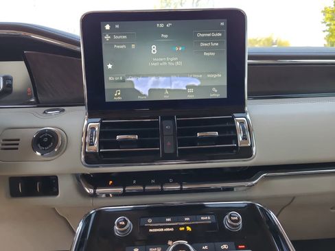 Used 2018 Lincoln Navigator Reserve w/ Technology Package AWD/4WD image 24