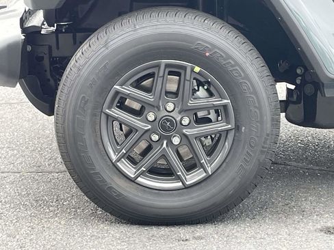 New 2026 Jeep Gladiator Sport AWD/4WD image 11