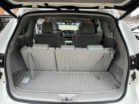 Used 2019 Toyota Highlander Limited image 9