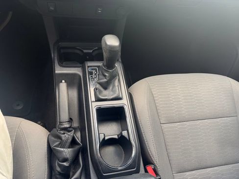 Used 2018 Toyota Tacoma SR AWD/4WD image 13