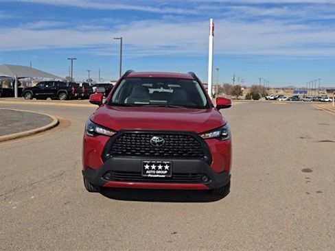 Used 2023 Toyota Corolla Cross LE image 3