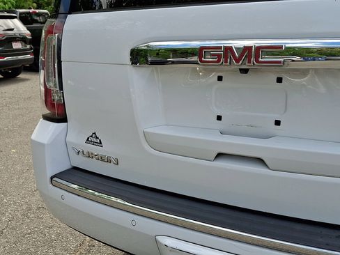 Used 2017 GMC Yukon Denali AWD/4WD image 15