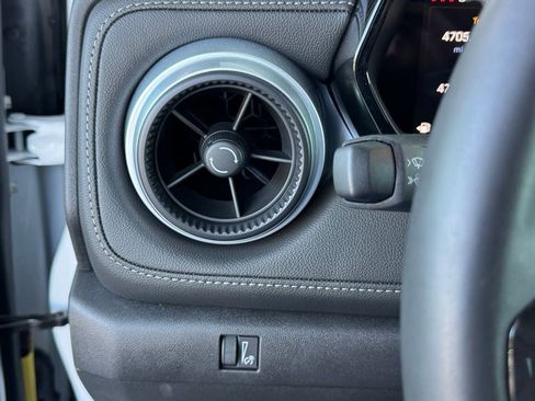 Used 2026 Chevrolet Colorado LT RWD image 35
