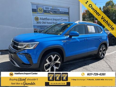 Used 2022 Volkswagen Taos SEL image 1