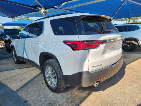 Used 2023 Chevrolet Traverse LT FWD image 3