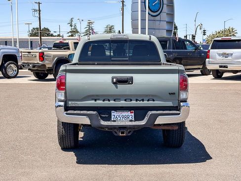 Used 2023 Toyota Tacoma TRD Off-Road AWD/4WD image 14