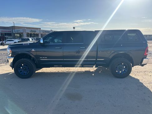 Used 2022 RAM 3500 Limited AWD/4WD image 2