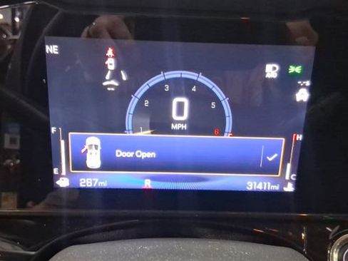 Used 2025 Chevrolet Trax RS w/ Driver Confidence Package image 25