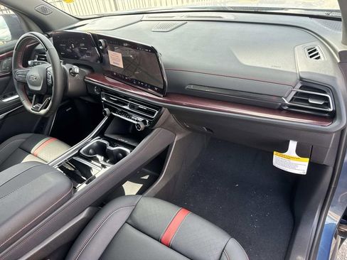 New 2026 Chevrolet Traverse RS image 13