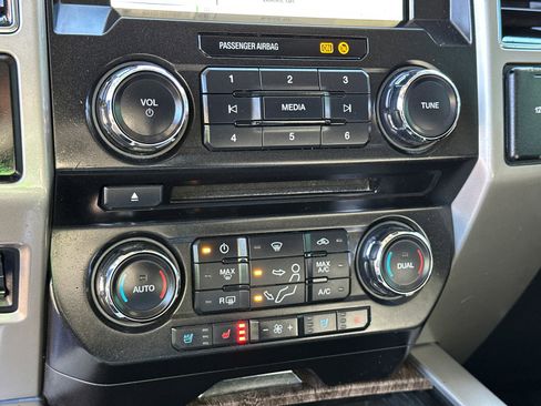 Used 2018 Ford F350 Lariat w/ Chrome Package image 32