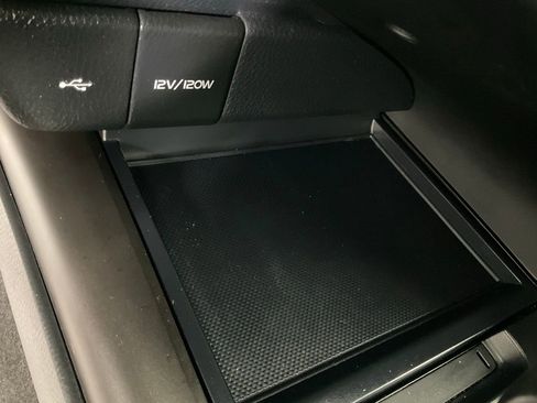 Used 2023 Toyota Camry SE image 19