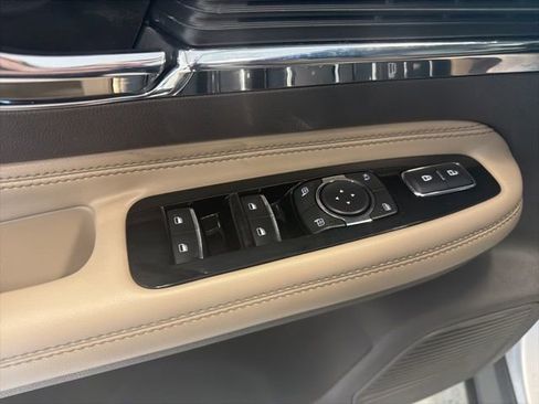 Used 2020 Lincoln Corsair AWD w/ Premium Package image 32