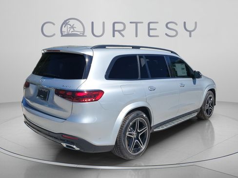 Certified 2026 Mercedes-Benz GLS 450 4MATIC image 4