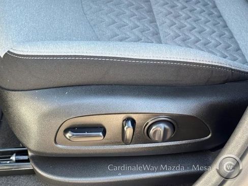 Used 2023 Chevrolet Equinox LT w/ Driver Convenience Package image 21