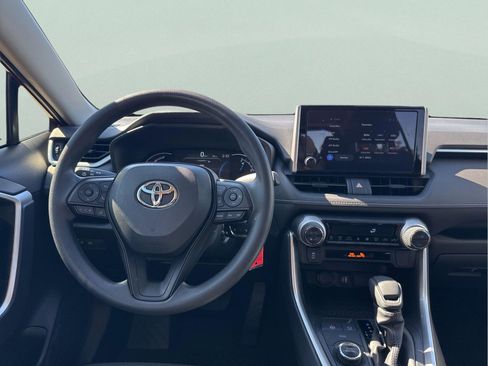 Used 2025 Toyota RAV4 LE image 13