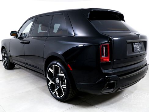 New 2026 Rolls-Royce Cullinan Black Badge image 7