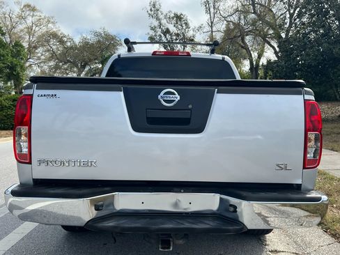 Used 2012 Nissan Frontier SL w/ Moonroof Pkg image 8