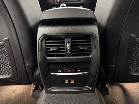 Used 2022 BMW 330e xDrive w/ Driving Assistance Package AWD/4WD image 32