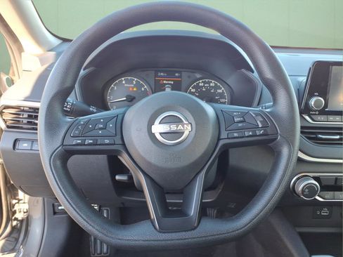 Used 2024 Nissan Altima 2.5 S image 13