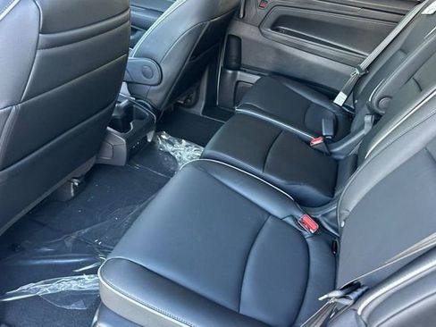 New 2026 Honda Odyssey Touring image 13