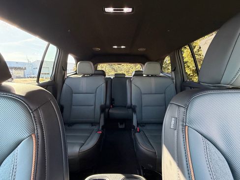 New 2026 GMC Acadia AT4 w/ Luxury Package image 3