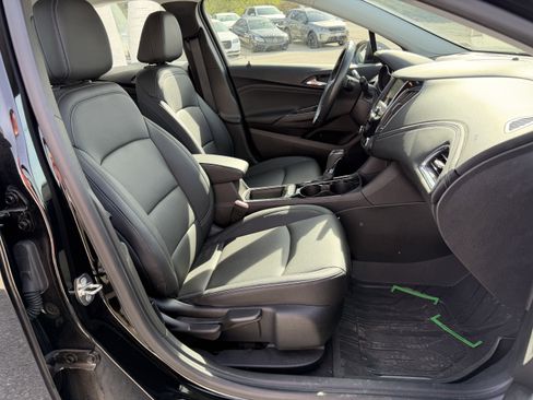 Used 2019 Chevrolet Cruze Premier w/ Driver Confidence II Package image 11