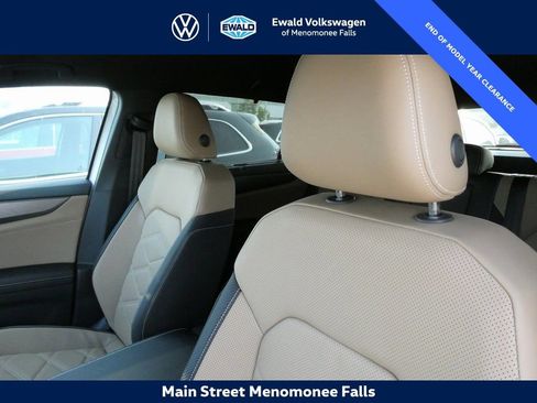 New 2025 Volkswagen Atlas Cross Sport SE AWD/4WD image 31