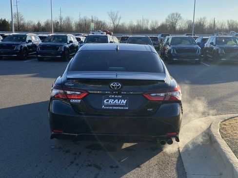 Used 2023 Toyota Camry SE image 6