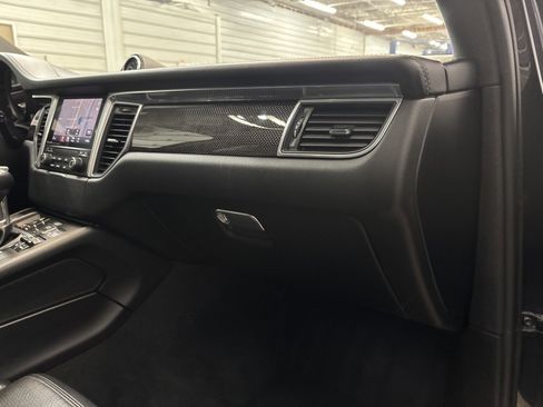 Used 2018 Porsche Macan GTS image 29