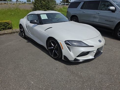 Used 2020 Toyota Supra RWD image 3