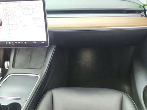 Used 2023 Tesla Model Y Performance image 36