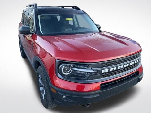 Used 2024 Ford Bronco Sport Badlands image 2