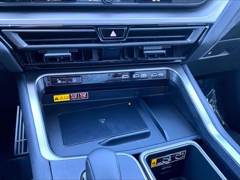 Used 2025 Lexus TX 500h AWD w/ Technology Package image 33