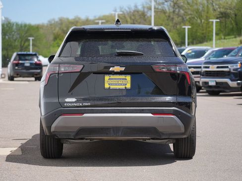 Used 2025 Chevrolet Equinox LT AWD/4WD image 4