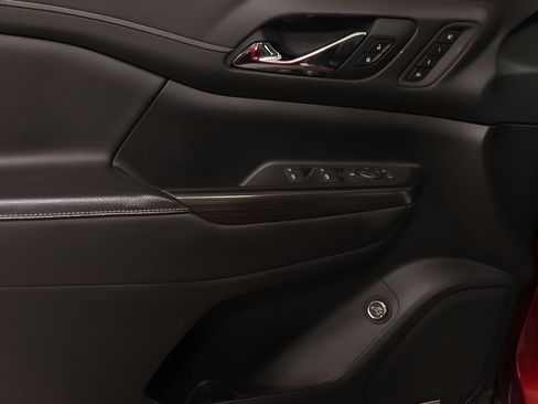 Used 2019 GMC Acadia SLT w/ LPO, Floor Liner Package AWD/4WD image 24