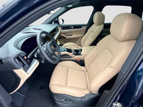 Used 2026 Porsche Cayenne AWD/4WD image 5