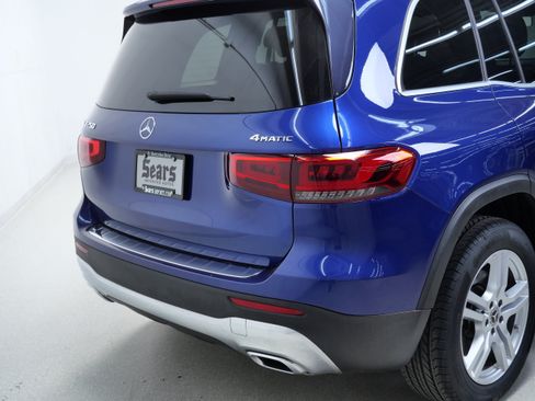 Certified 2021 Mercedes-Benz GLB 250 4MATIC w/ Premium Package image 5