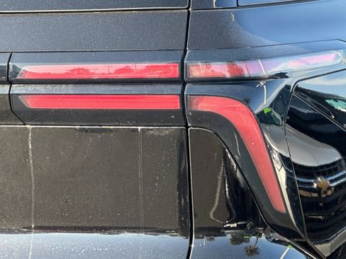 Used 2026 Chevrolet Traverse LT w/ Midnight/Sport Edition image 46