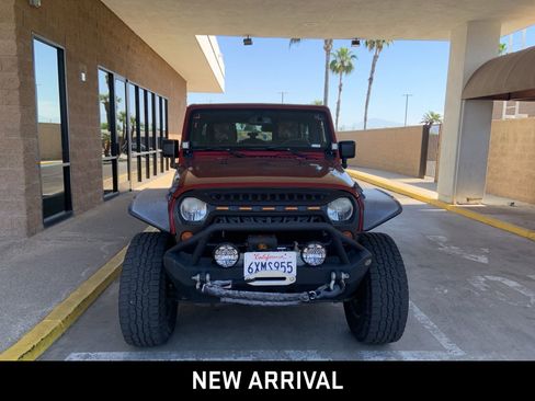 Used 2013 Jeep Wrangler Unlimited Rubicon w/ Connectivity Group image 2