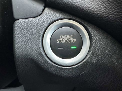 Used 2023 Chevrolet Equinox LT image 34